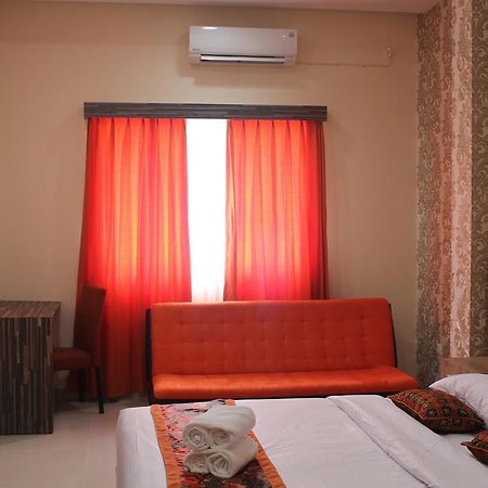 פדאנג New D'Dhave Hotel מראה חיצוני תמונה