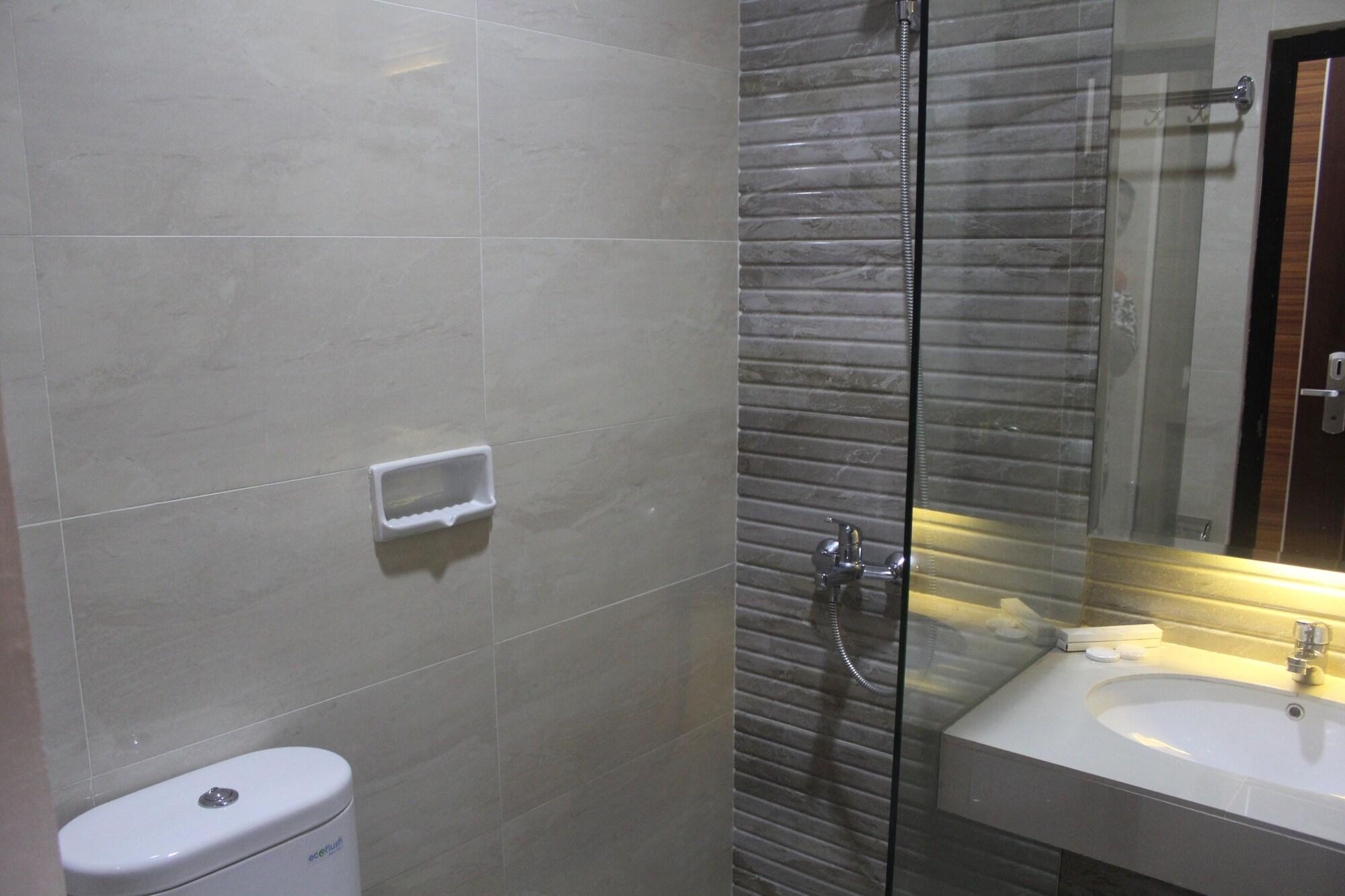 פדאנג New D'Dhave Hotel מראה חיצוני תמונה