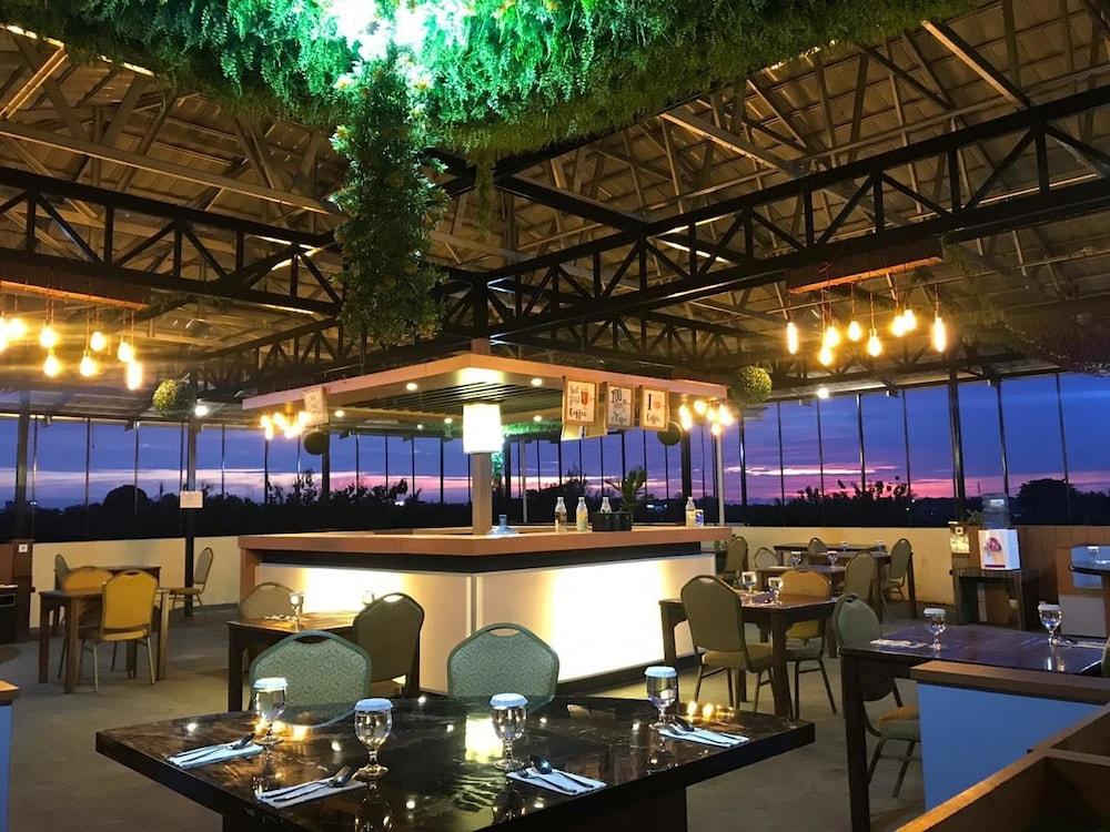 פדאנג New D'Dhave Hotel מראה חיצוני תמונה