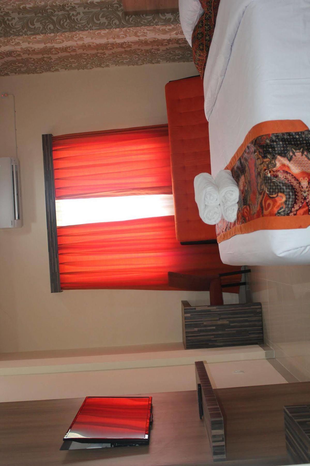 פדאנג New D'Dhave Hotel מראה חיצוני תמונה